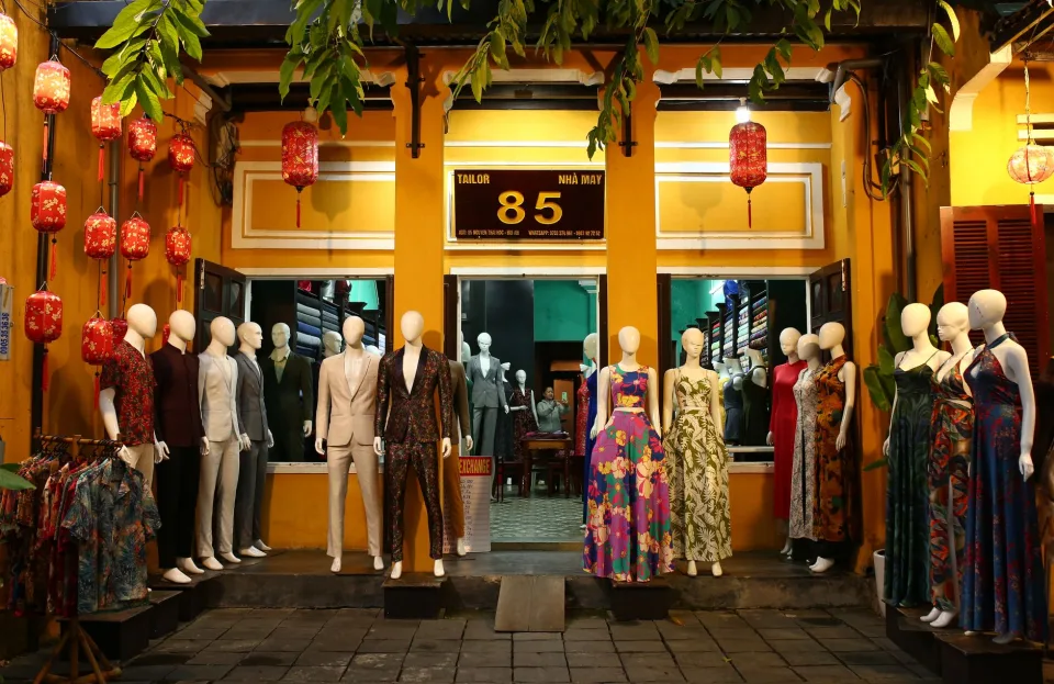 Áo khoác treo tại tiệm